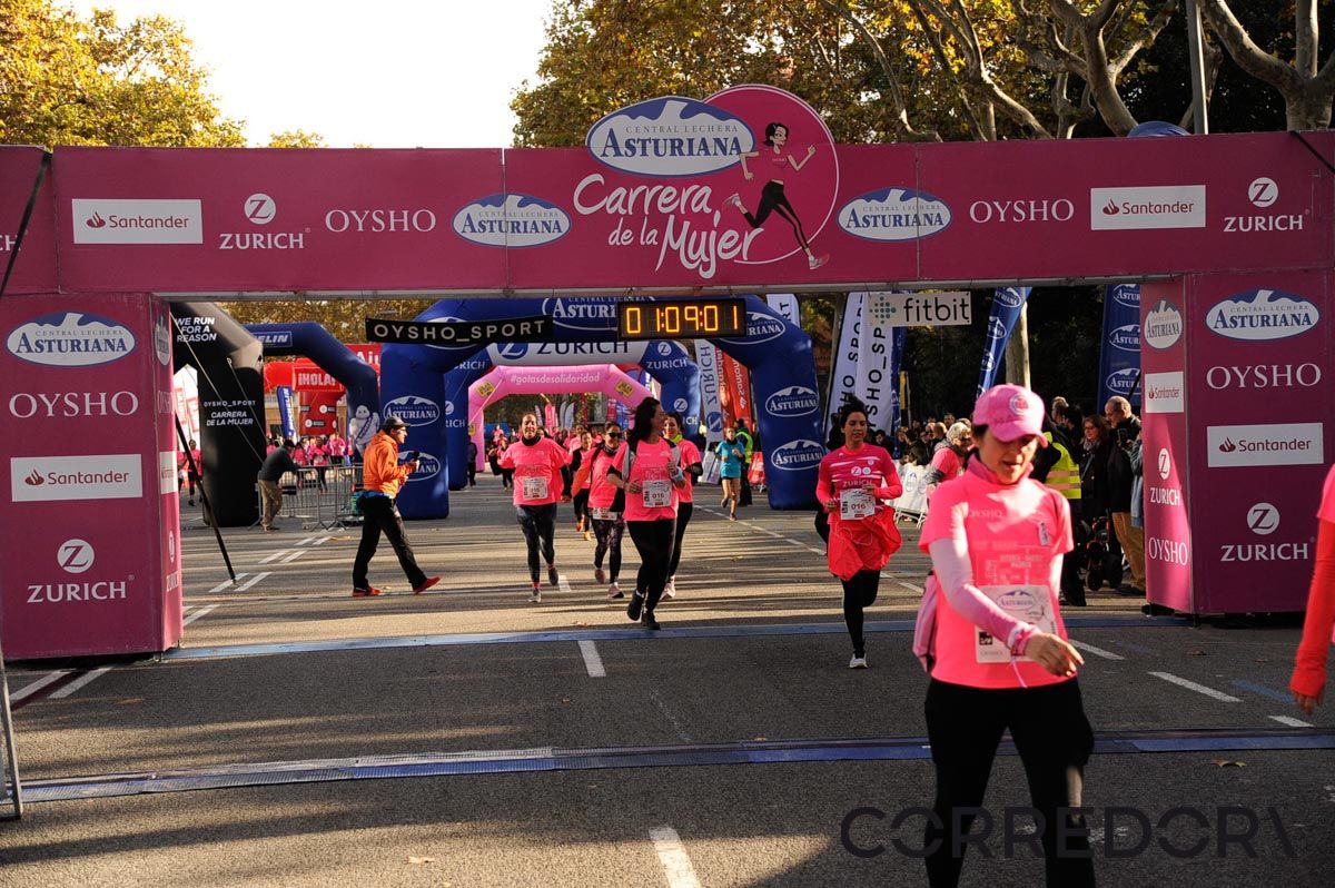 Llegada de la Carrera de la Mujer de Barcelona (ARCO DERECHO 35)