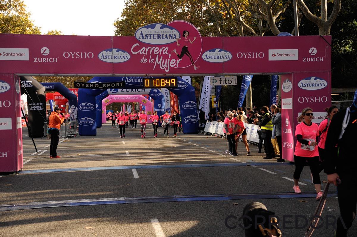 Llegada de la Carrera de la Mujer de Barcelona (ARCO DERECHO 34)