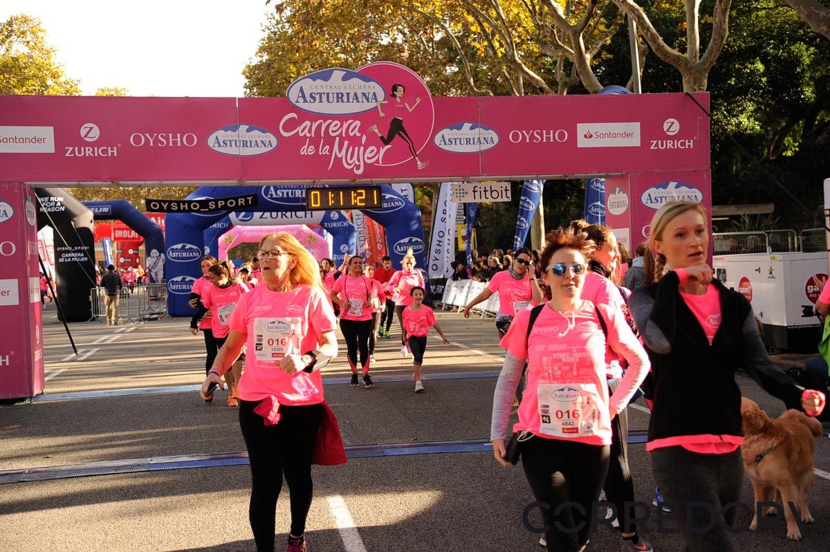 Llegada de la Carrera de la Mujer de Barcelona (ARCO DERECHO 38)