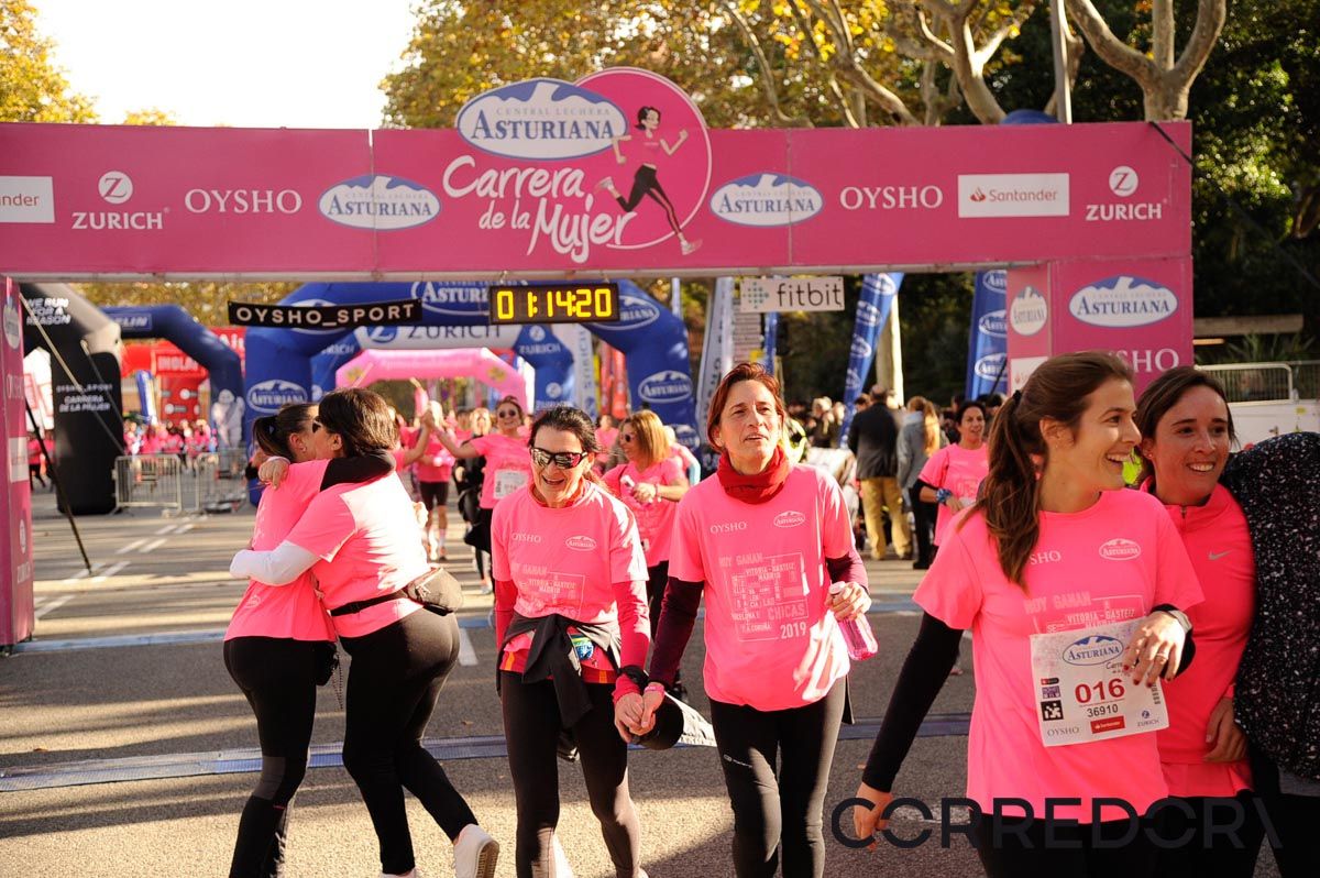 Llegada de la Carrera de la Mujer de Barcelona (ARCO DERECHO 42)