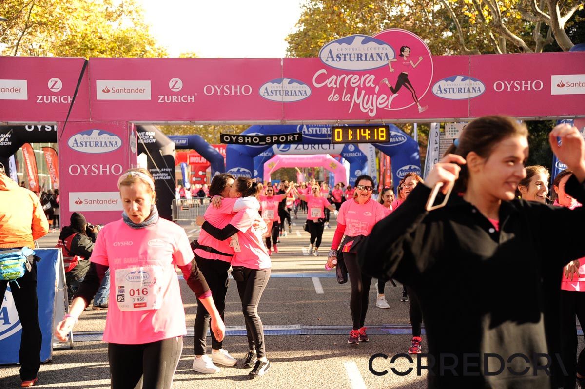 Llegada de la Carrera de la Mujer de Barcelona (ARCO DERECHO 42)