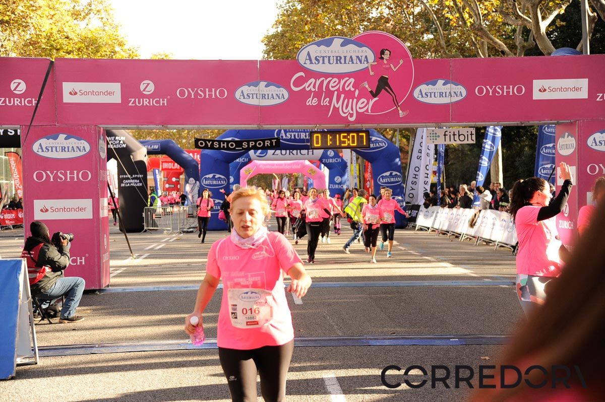 Llegada de la Carrera de la Mujer de Barcelona (ARCO DERECHO 44)