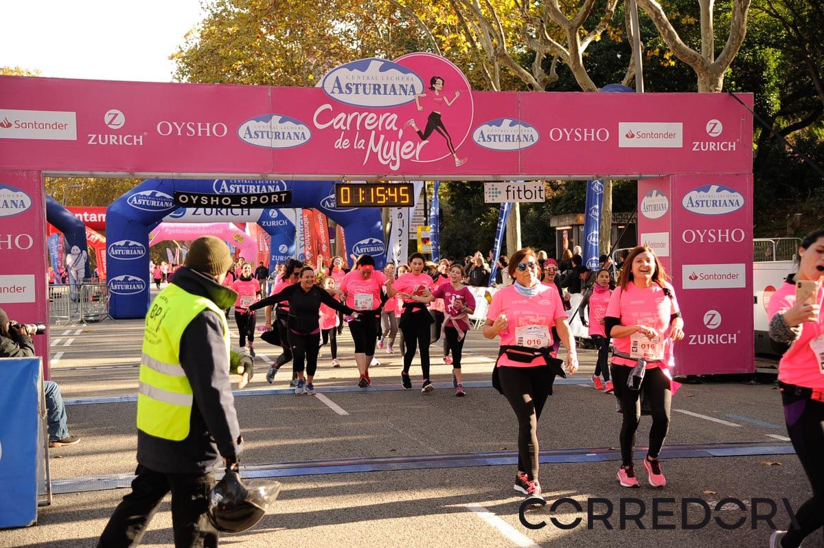 Llegada de la Carrera de la Mujer de Barcelona (ARCO DERECHO 44)