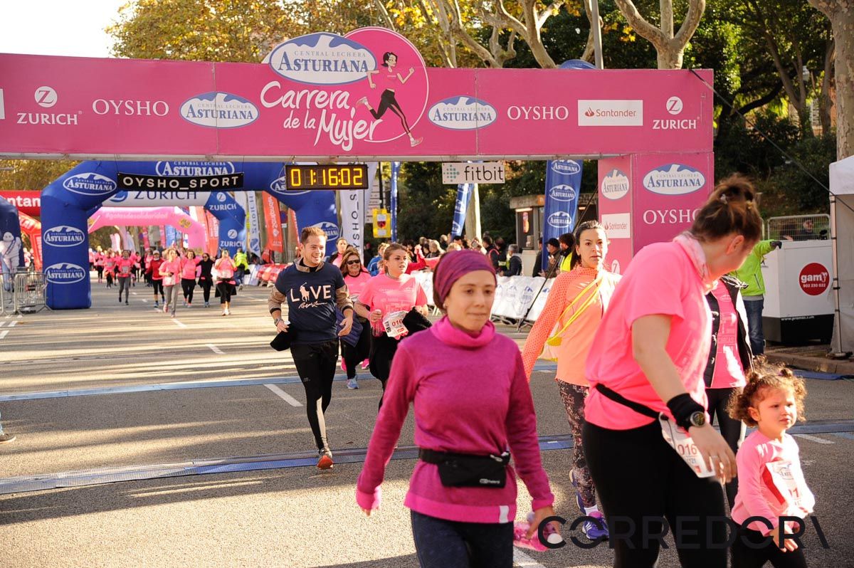 Llegada de la Carrera de la Mujer de Barcelona (ARCO DERECHO 44)