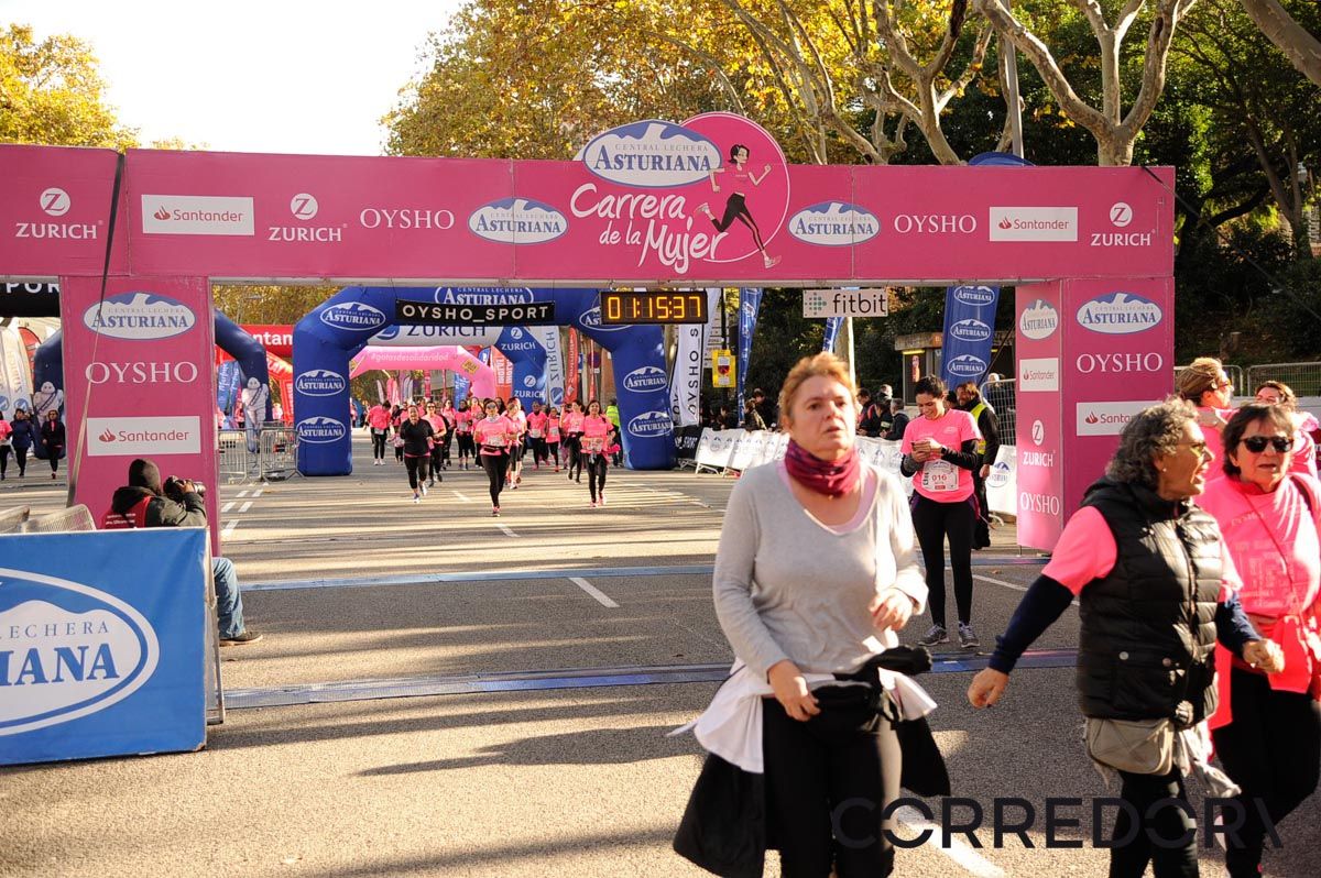 Llegada de la Carrera de la Mujer de Barcelona (ARCO DERECHO 44)