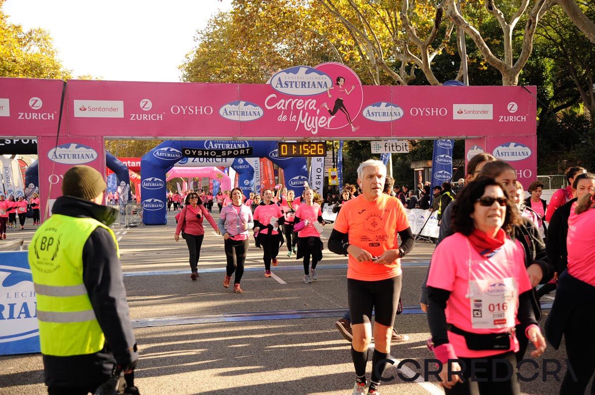 Llegada de la Carrera de la Mujer de Barcelona (ARCO DERECHO 44)