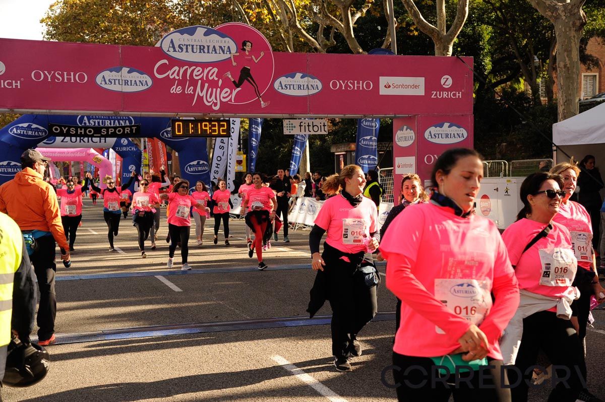 Llegada de la Carrera de la Mujer de Barcelona (ARCO DERECHO 49)