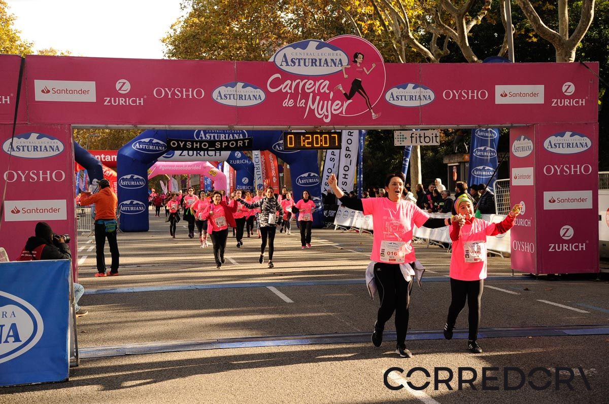 Llegada de la Carrera de la Mujer de Barcelona (ARCO DERECHO 50)