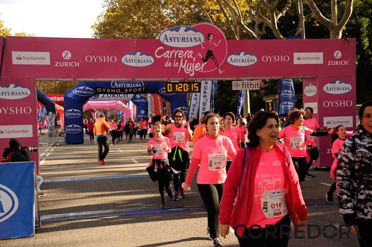 Llegada de la Carrera de la Mujer de Barcelona (ARCO DERECHO 50)