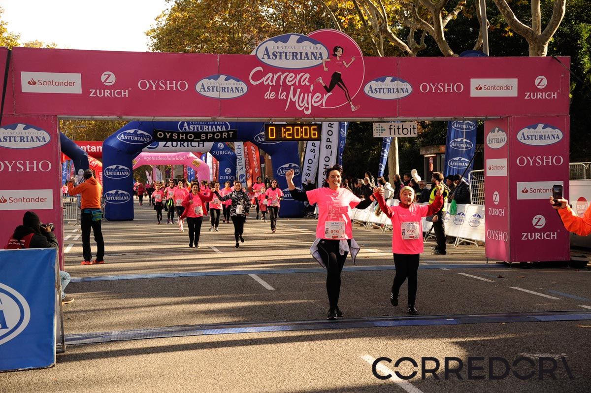 Llegada de la Carrera de la Mujer de Barcelona (ARCO DERECHO 50)