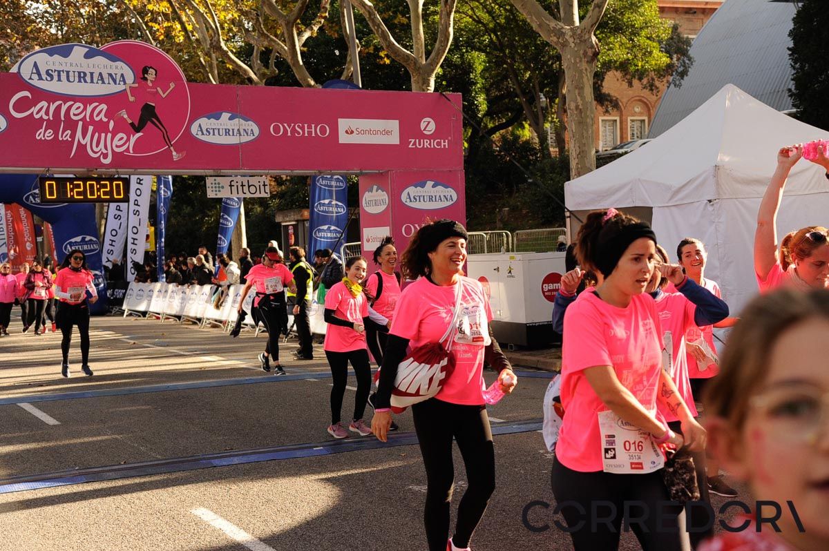 Llegada de la Carrera de la Mujer de Barcelona (ARCO DERECHO 50)