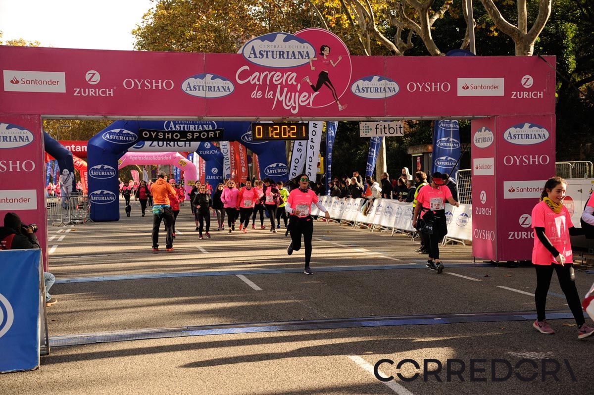 Llegada de la Carrera de la Mujer de Barcelona (ARCO DERECHO 50)