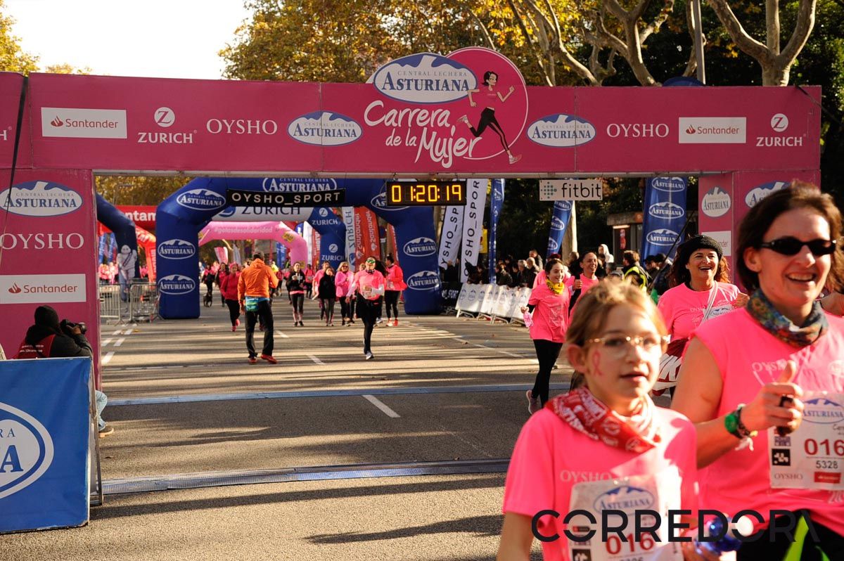 Llegada de la Carrera de la Mujer de Barcelona (ARCO DERECHO 50)