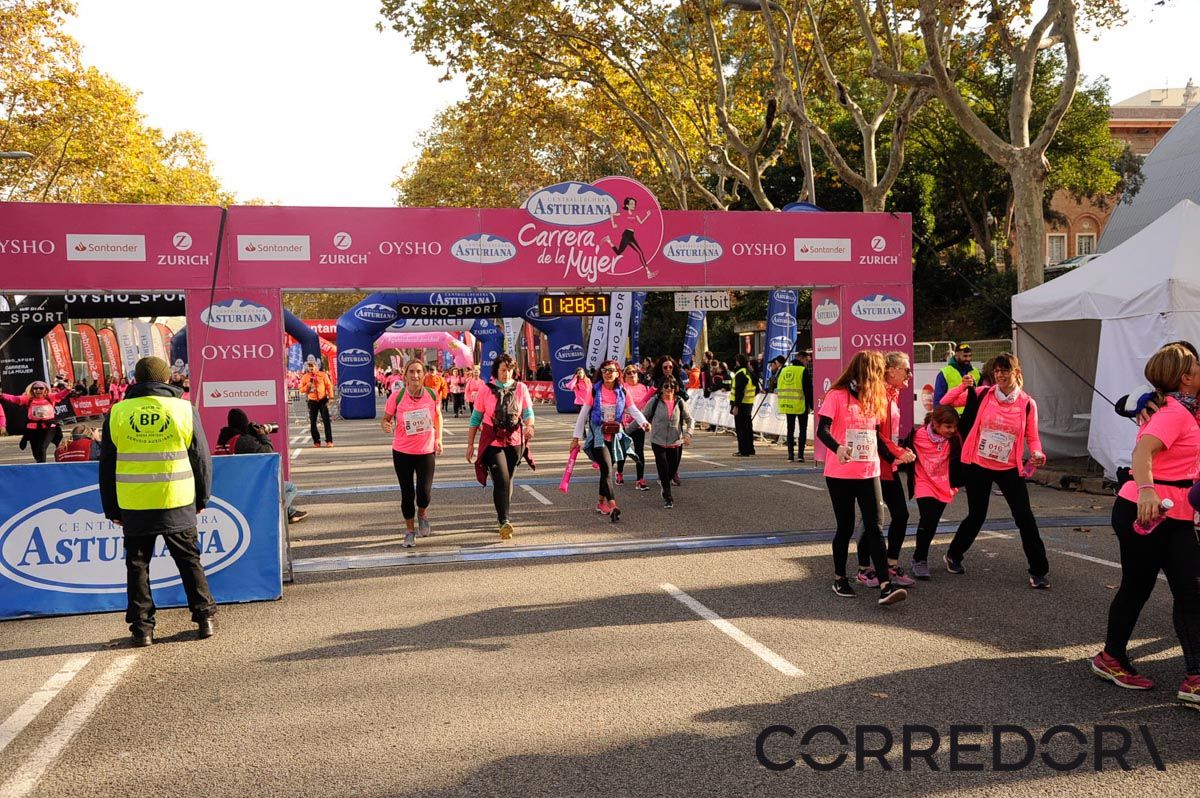 Llegada de la Carrera de la Mujer de Barcelona (ARCO DERECHO 64)