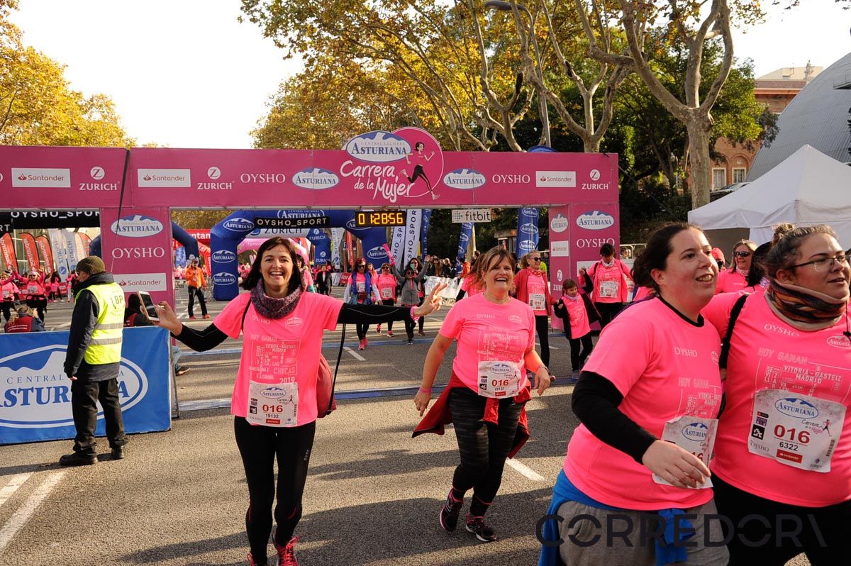 Llegada de la Carrera de la Mujer de Barcelona (ARCO DERECHO 64)