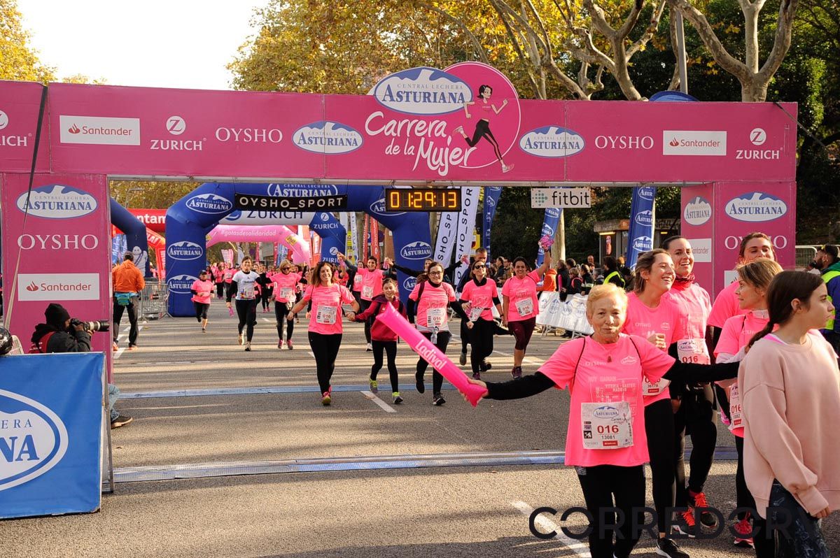 Llegada de la Carrera de la Mujer de Barcelona (ARCO DERECHO 64)