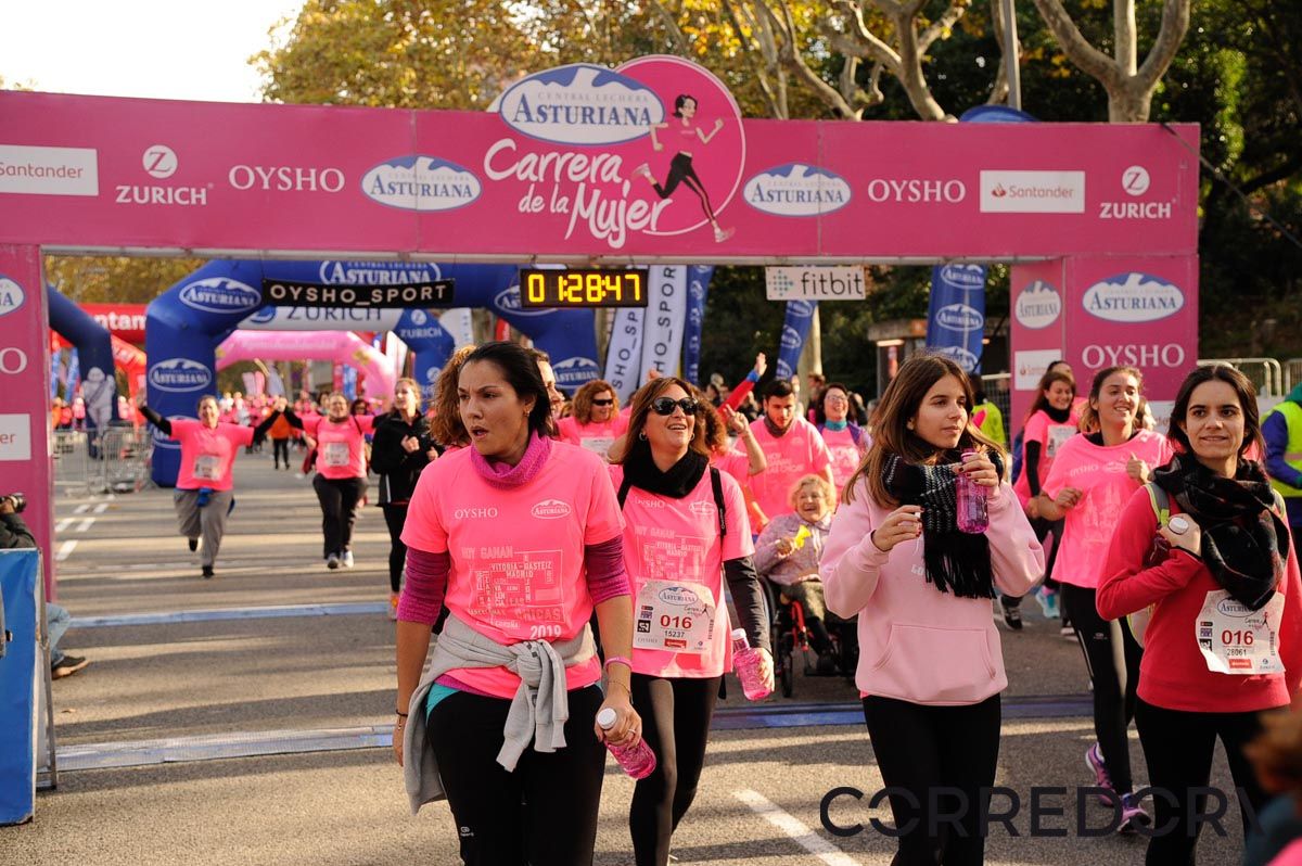 Llegada de la Carrera de la Mujer de Barcelona (ARCO DERECHO 64)