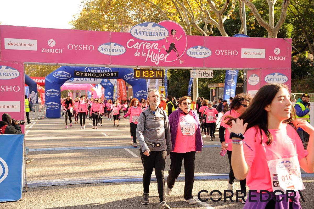 Llegada de la Carrera de la Mujer de Barcelona (ARCO DERECHO 69)