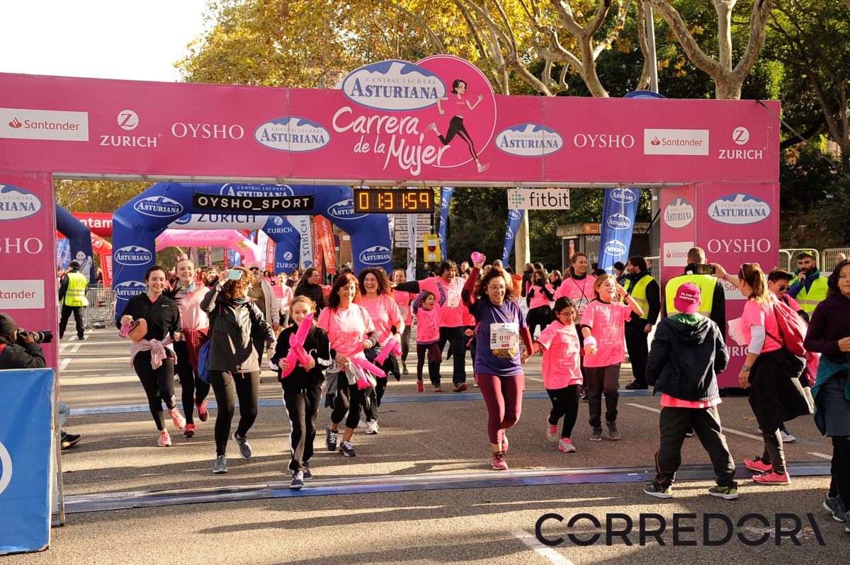 Llegada de la Carrera de la Mujer de Barcelona (ARCO DERECHO 69)
