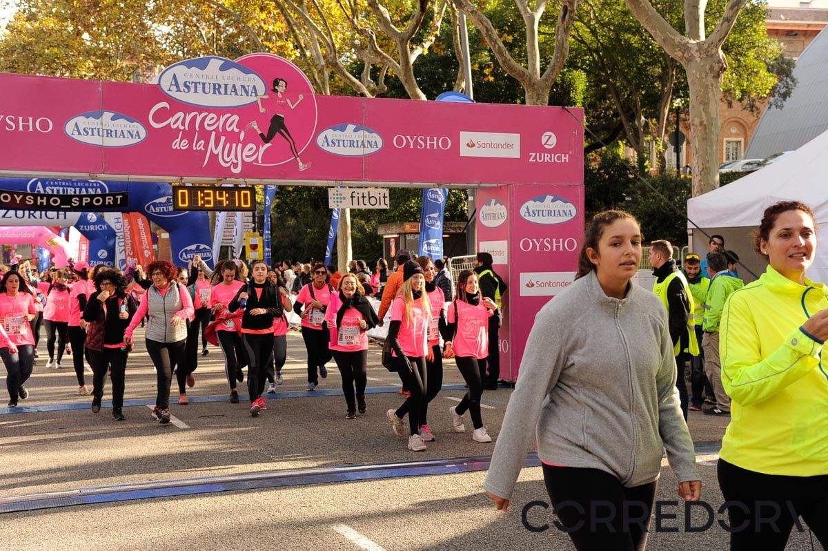 Llegada de la Carrera de la Mujer de Barcelona (ARCO DERECHO 73)