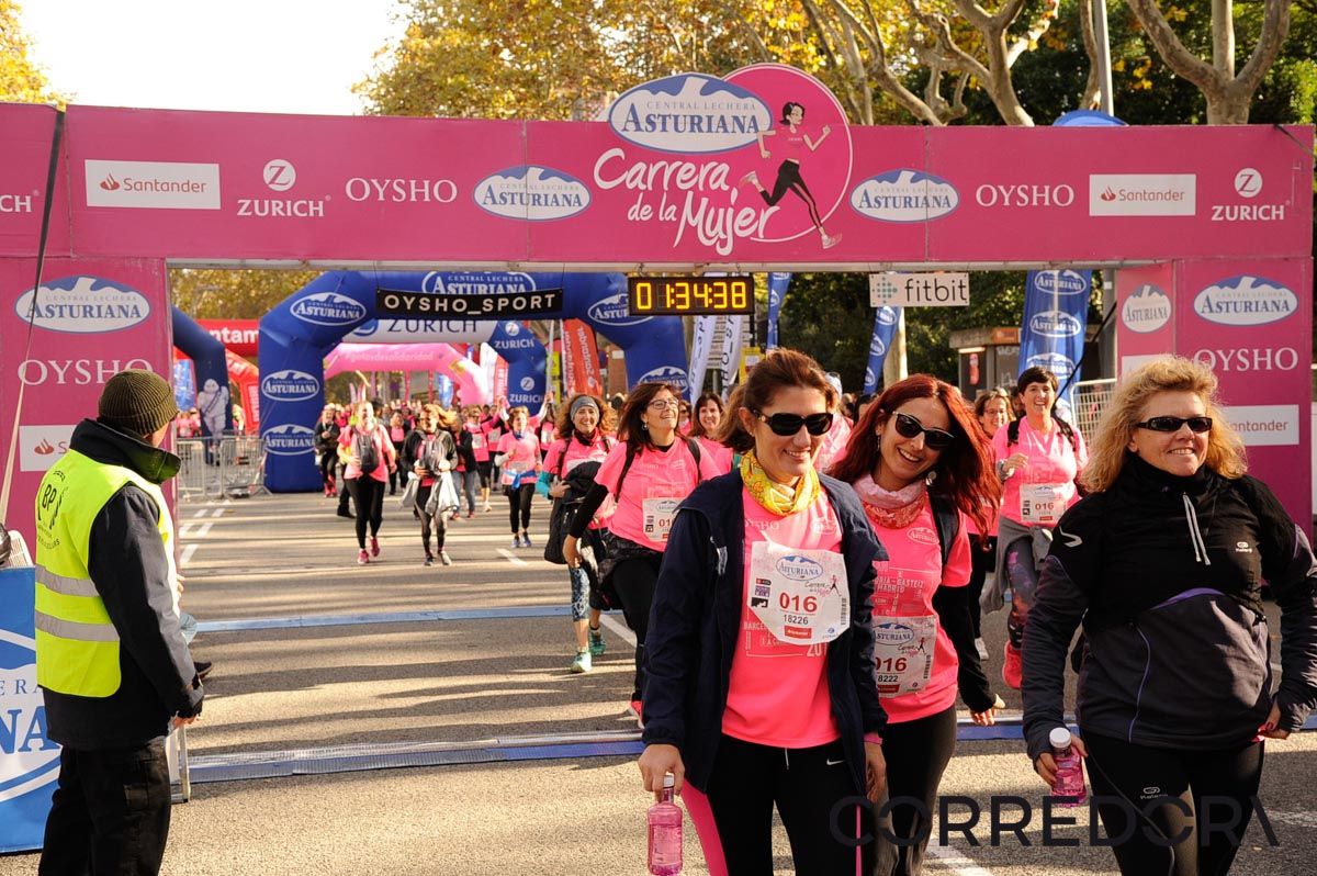 Llegada de la Carrera de la Mujer de Barcelona (ARCO DERECHO 74)