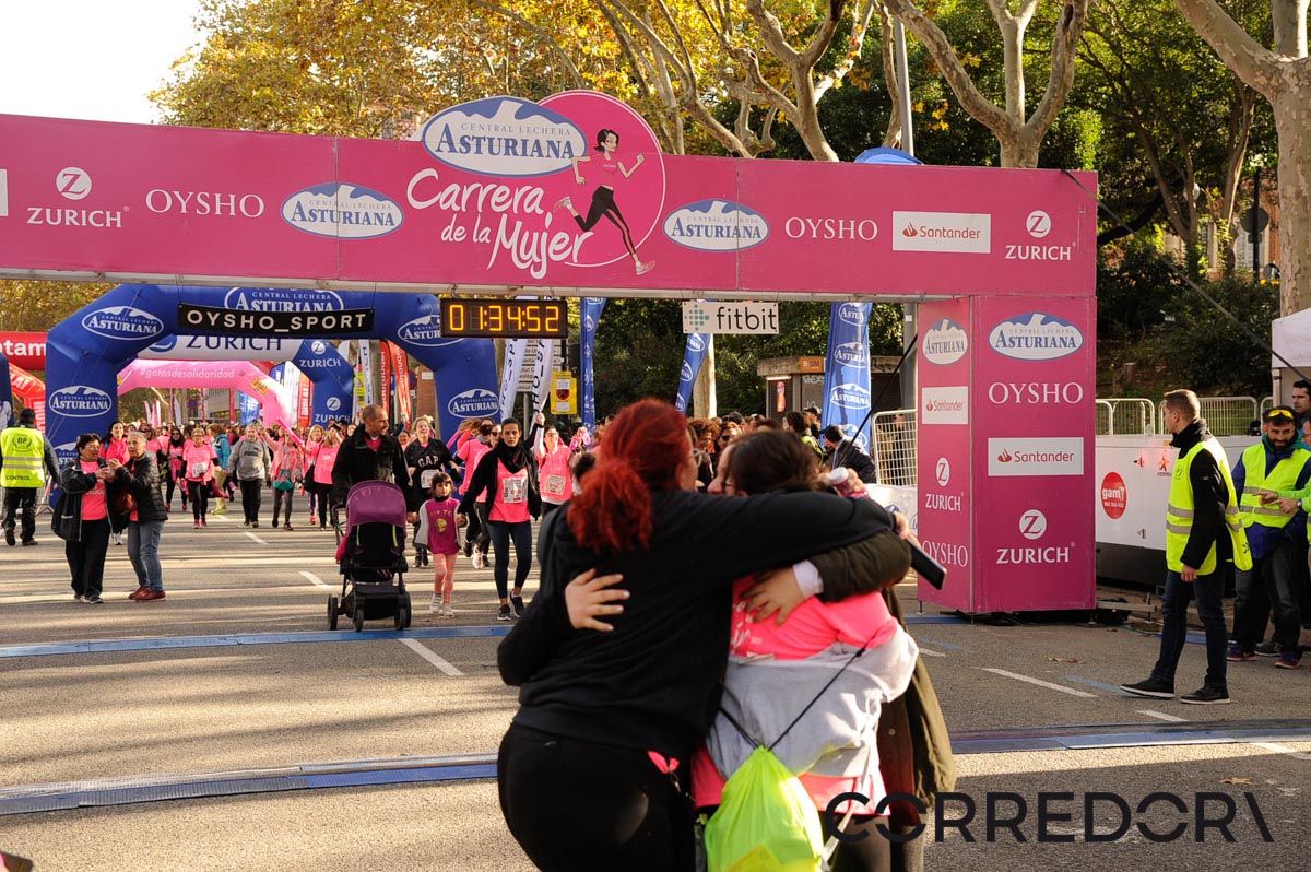 Llegada de la Carrera de la Mujer de Barcelona (ARCO DERECHO 74)