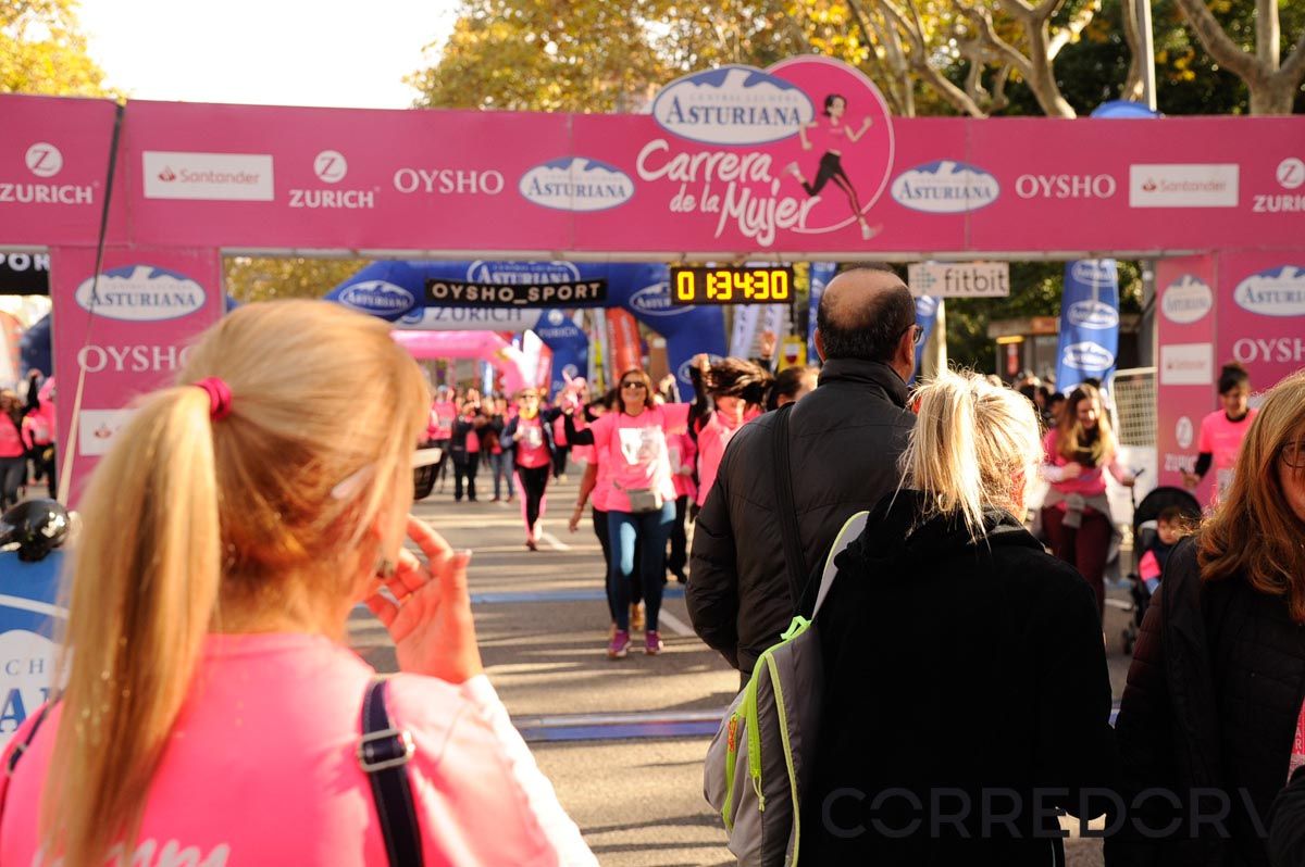 Llegada de la Carrera de la Mujer de Barcelona (ARCO DERECHO 73)