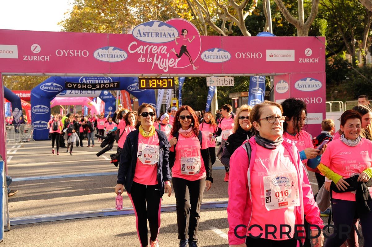 Llegada de la Carrera de la Mujer de Barcelona (ARCO DERECHO 74)