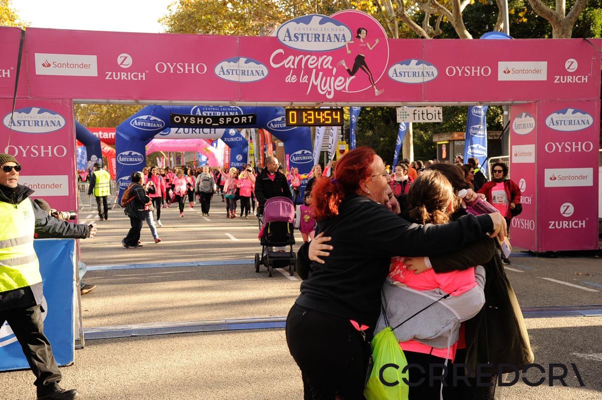 Llegada de la Carrera de la Mujer de Barcelona (ARCO DERECHO 74)