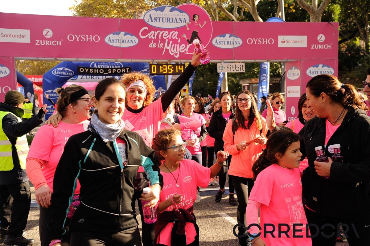Llegada de la Carrera de la Mujer de Barcelona (ARCO DERECHO 75)