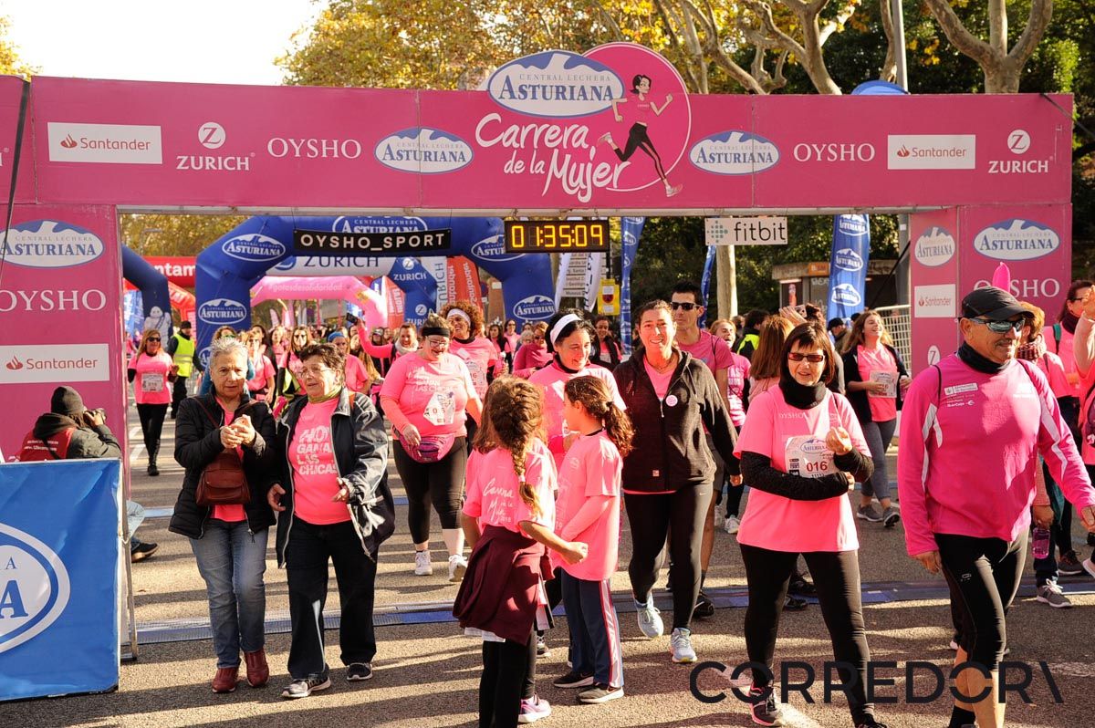 Llegada de la Carrera de la Mujer de Barcelona (ARCO DERECHO 75)
