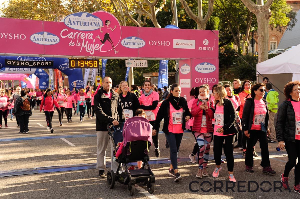 Llegada de la Carrera de la Mujer de Barcelona (ARCO DERECHO 74)