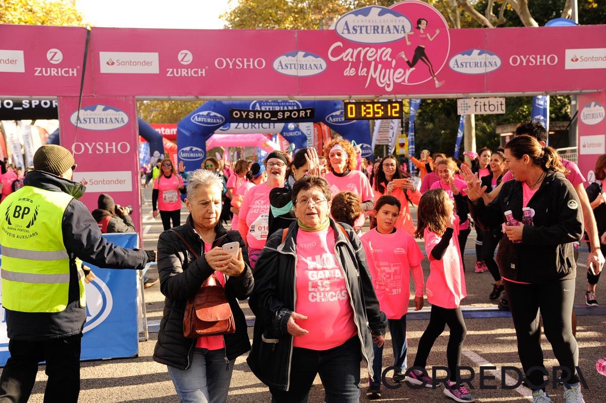 Llegada de la Carrera de la Mujer de Barcelona (ARCO DERECHO 75)