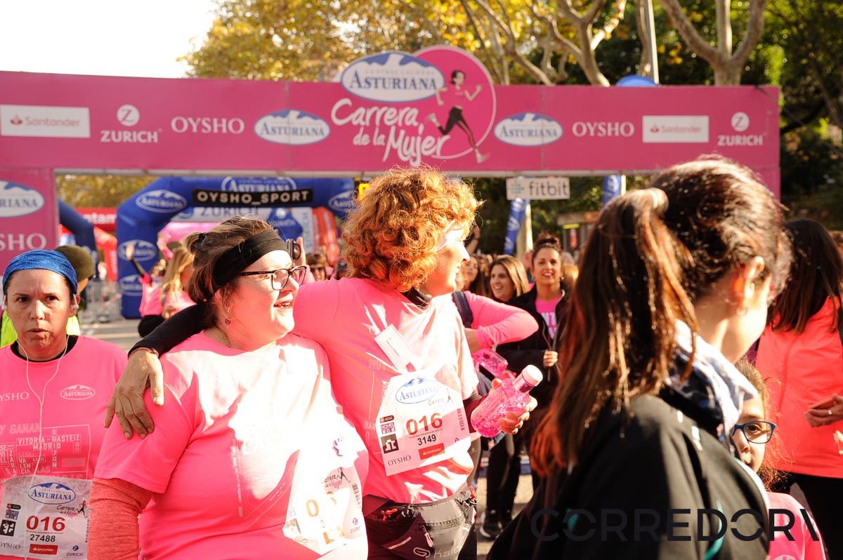 Llegada de la Carrera de la Mujer de Barcelona (ARCO DERECHO 75)