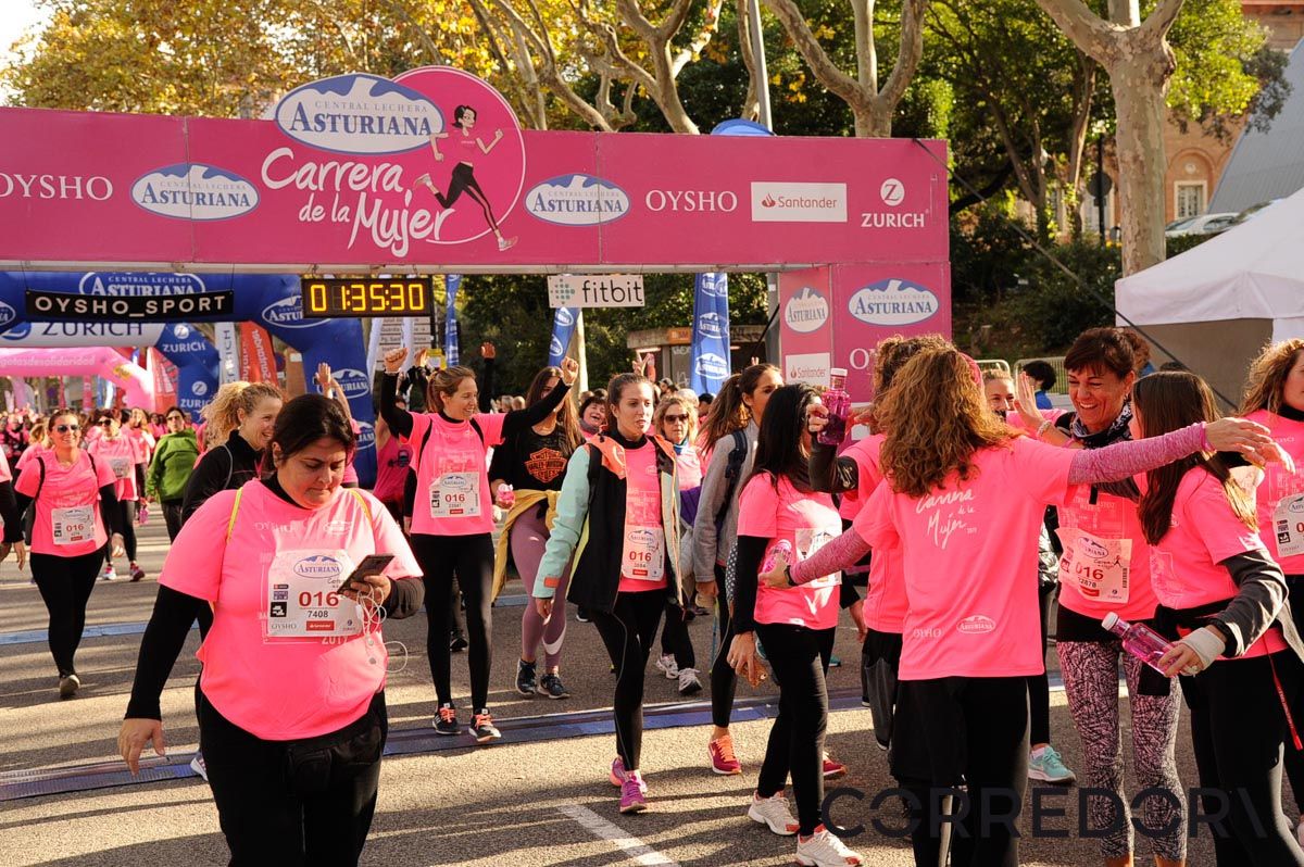 Llegada de la Carrera de la Mujer de Barcelona (ARCO DERECHO 75)