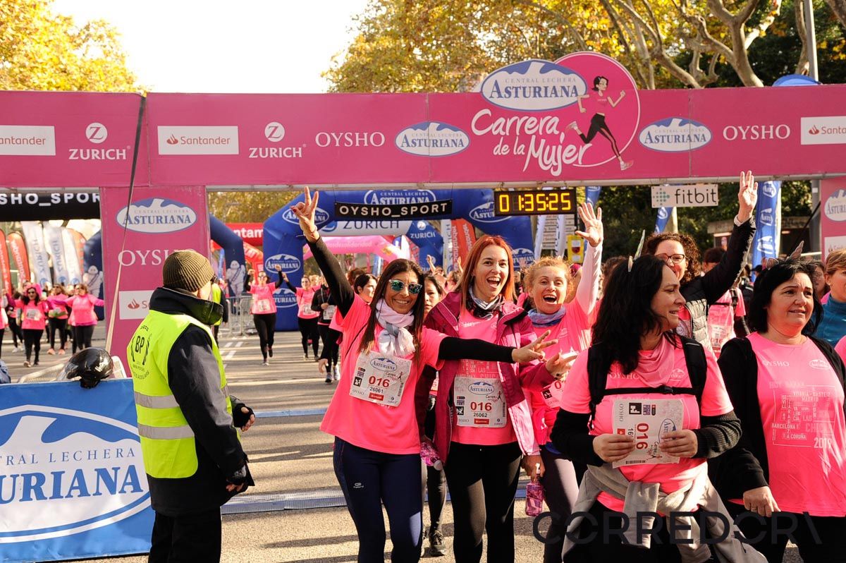 Llegada de la Carrera de la Mujer de Barcelona (ARCO DERECHO 75)