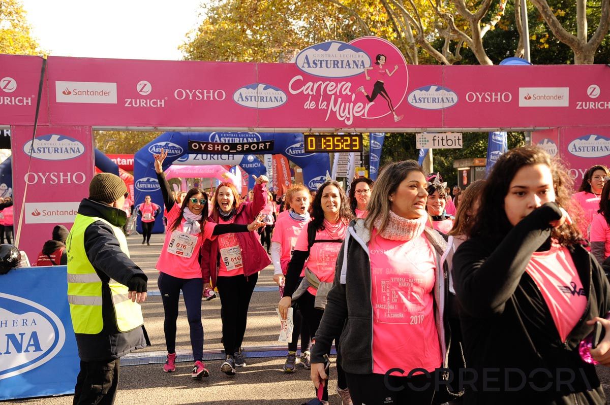 Llegada de la Carrera de la Mujer de Barcelona (ARCO DERECHO 75)