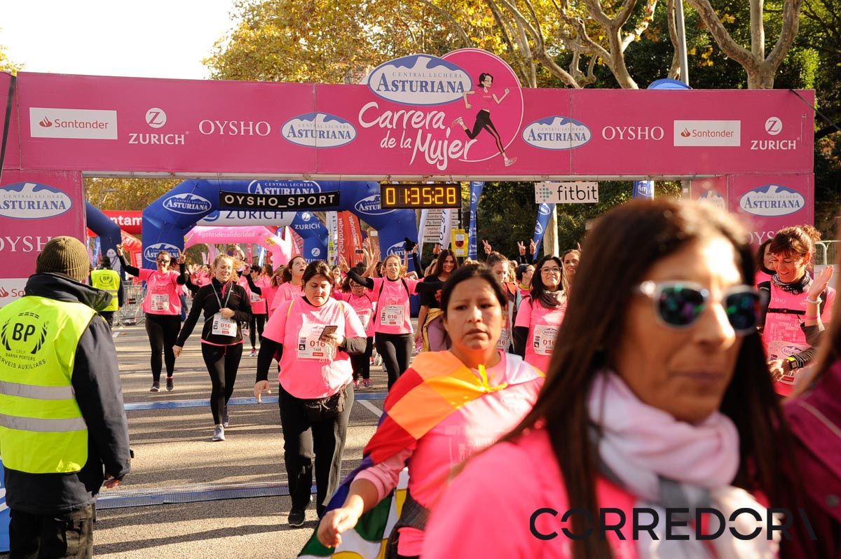 Llegada de la Carrera de la Mujer de Barcelona (ARCO DERECHO 75)