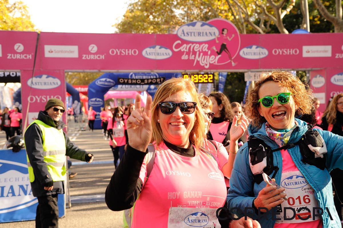 Llegada de la Carrera de la Mujer de Barcelona (ARCO DERECHO 75)