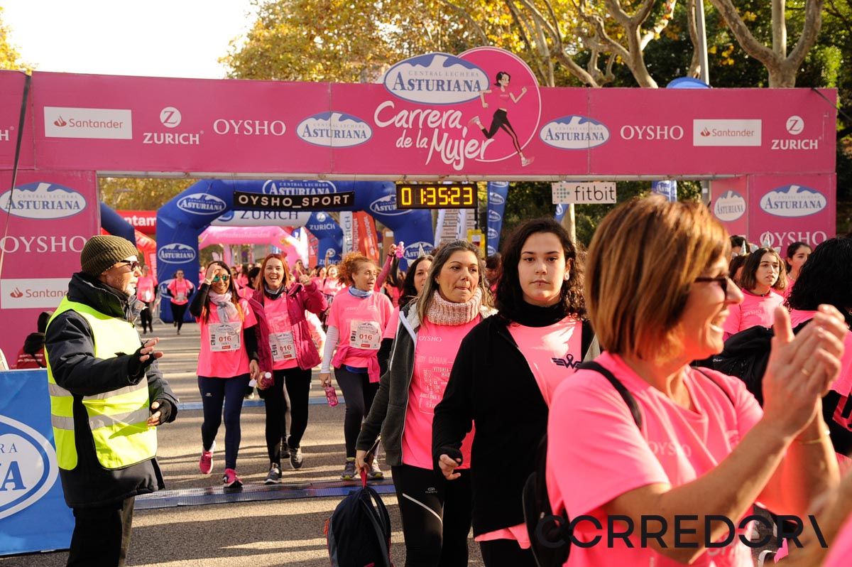 Llegada de la Carrera de la Mujer de Barcelona (ARCO DERECHO 75)