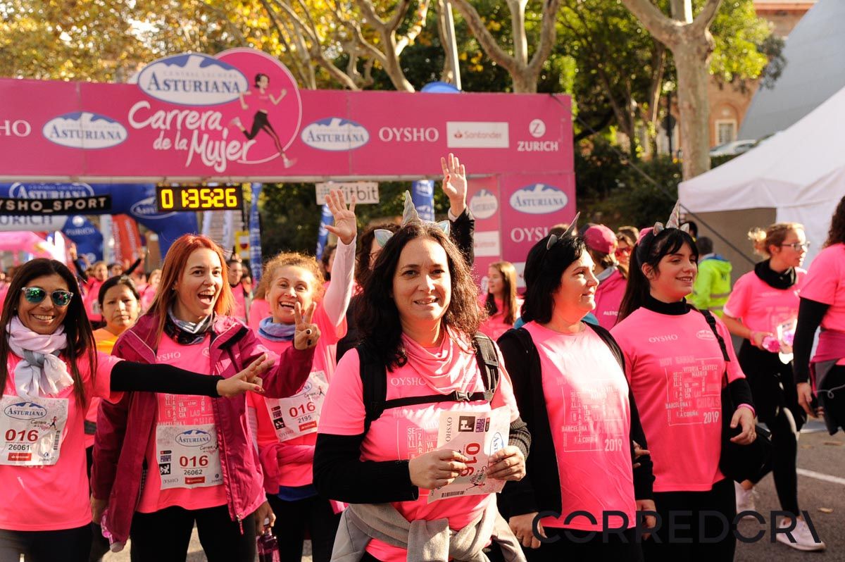 Llegada de la Carrera de la Mujer de Barcelona (ARCO DERECHO 75)