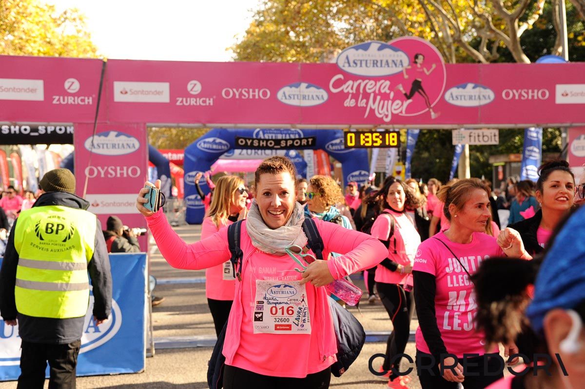 Llegada de la Carrera de la Mujer de Barcelona (ARCO DERECHO 75)