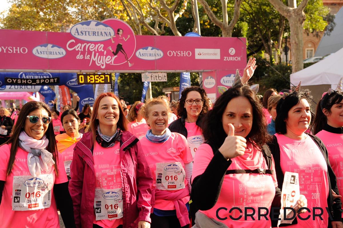 Llegada de la Carrera de la Mujer de Barcelona (ARCO DERECHO 75)