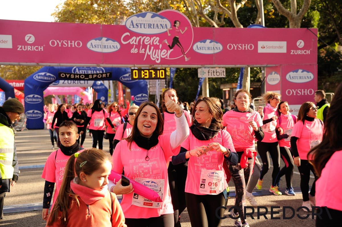 Llegada de la Carrera de la Mujer de Barcelona (ARCO DERECHO 79)