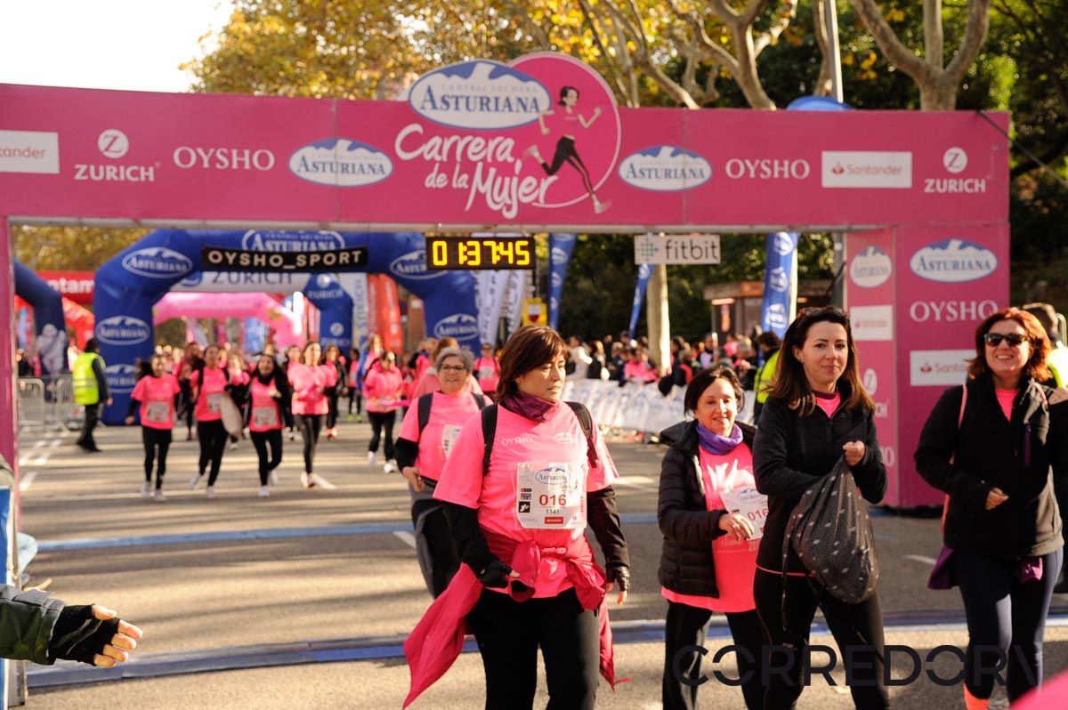 Llegada de la Carrera de la Mujer de Barcelona (ARCO DERECHO 80)