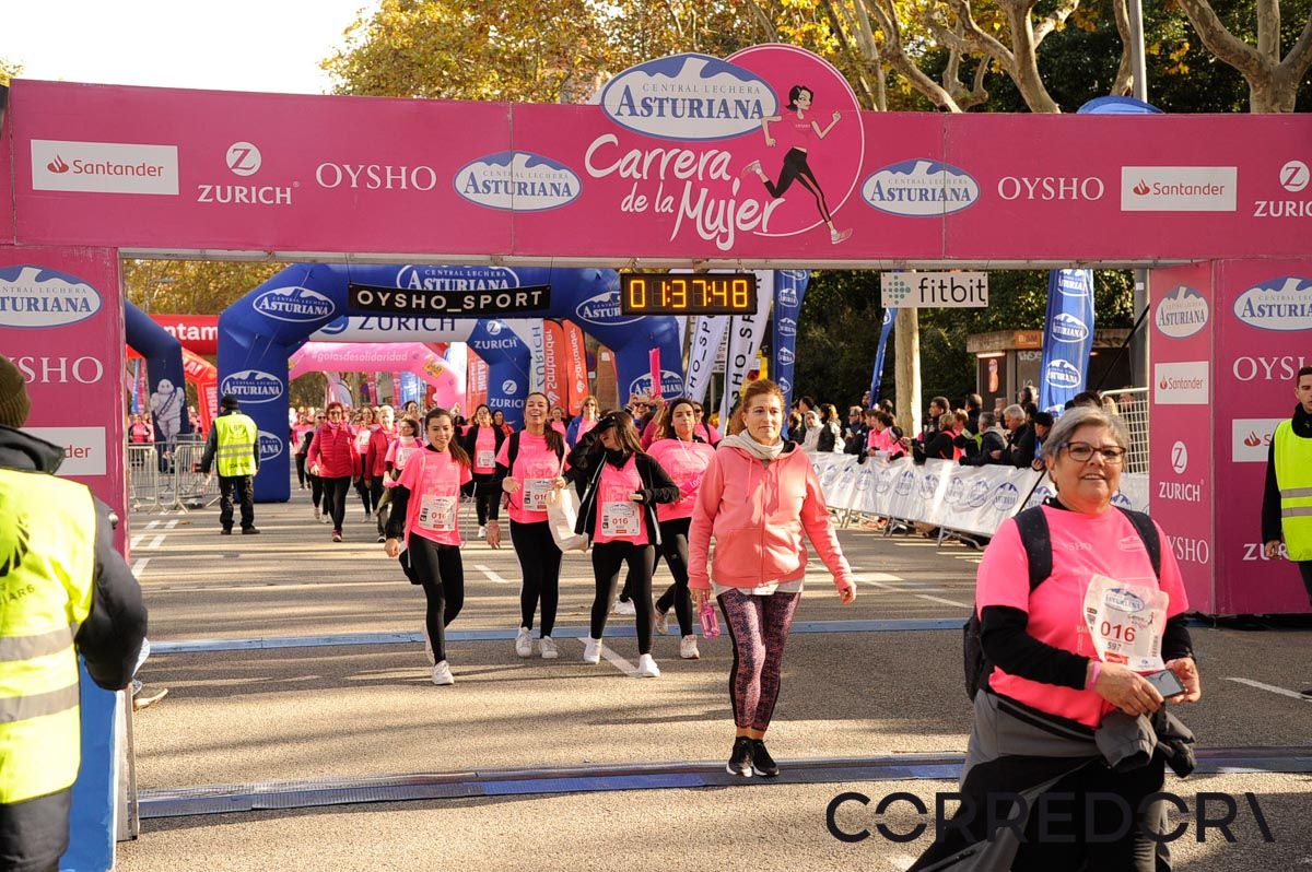 Llegada de la Carrera de la Mujer de Barcelona (ARCO DERECHO 80)