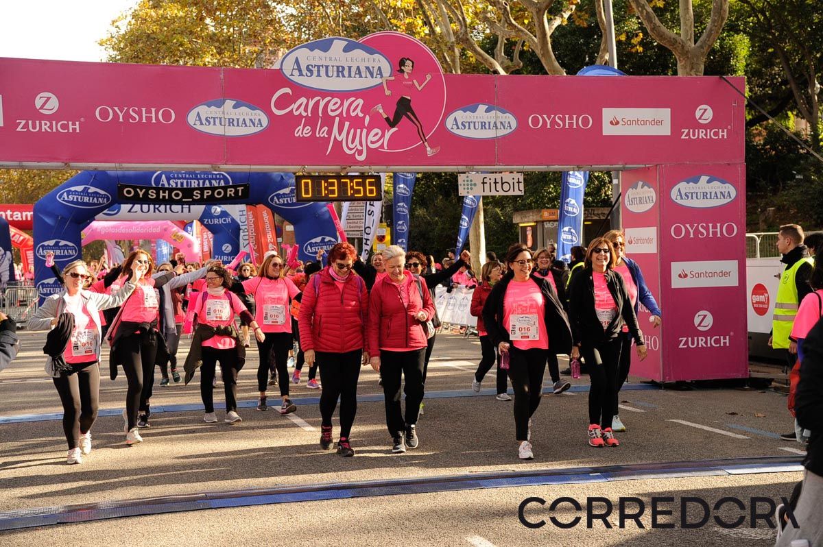 Llegada de la Carrera de la Mujer de Barcelona (ARCO DERECHO 80)
