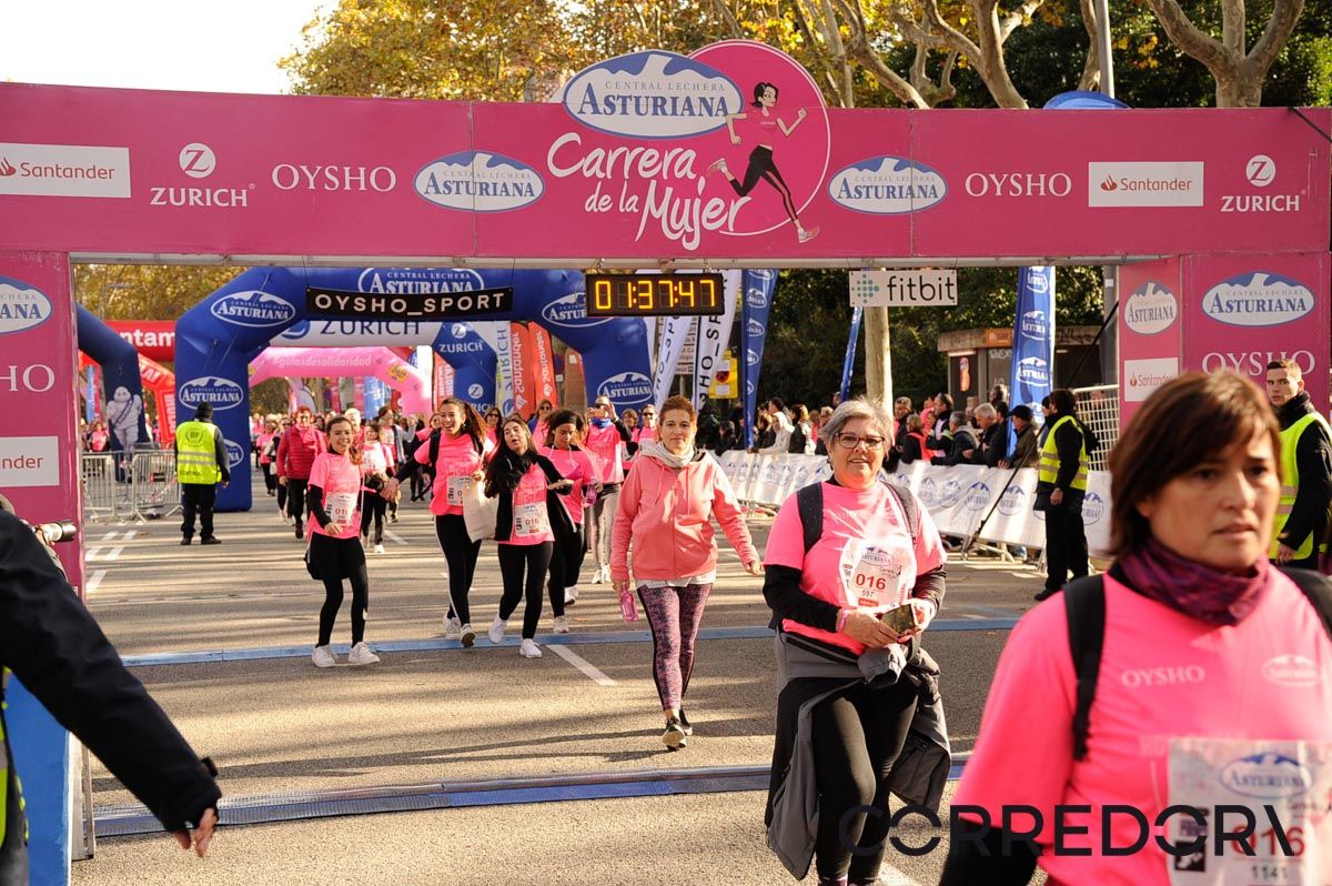 Llegada de la Carrera de la Mujer de Barcelona (ARCO DERECHO 80)