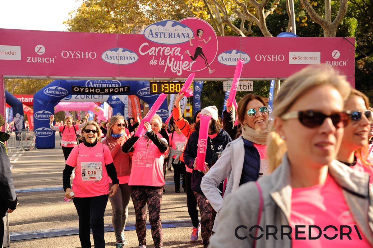 Llegada de la Carrera de la Mujer de Barcelona (ARCO DERECHO 80)
