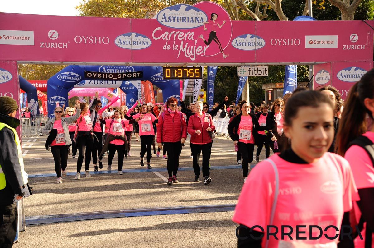 Llegada de la Carrera de la Mujer de Barcelona (ARCO DERECHO 80)